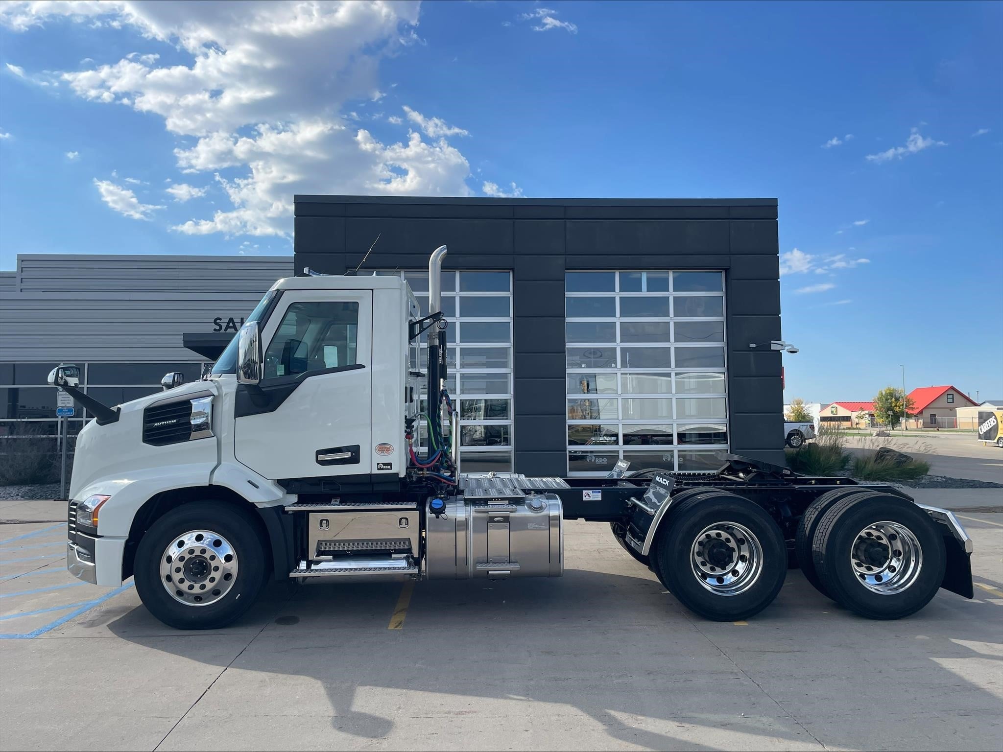 2027 MACK ANTHEM 64T 2027 MACK ANTHEM 64T - image 2 of 6