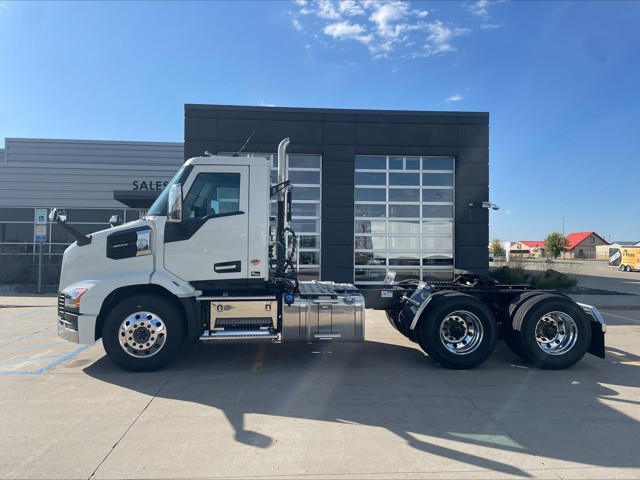2027 MACK ANTHEM 64T 2027 MACK ANTHEM 64T - image 2 of 6