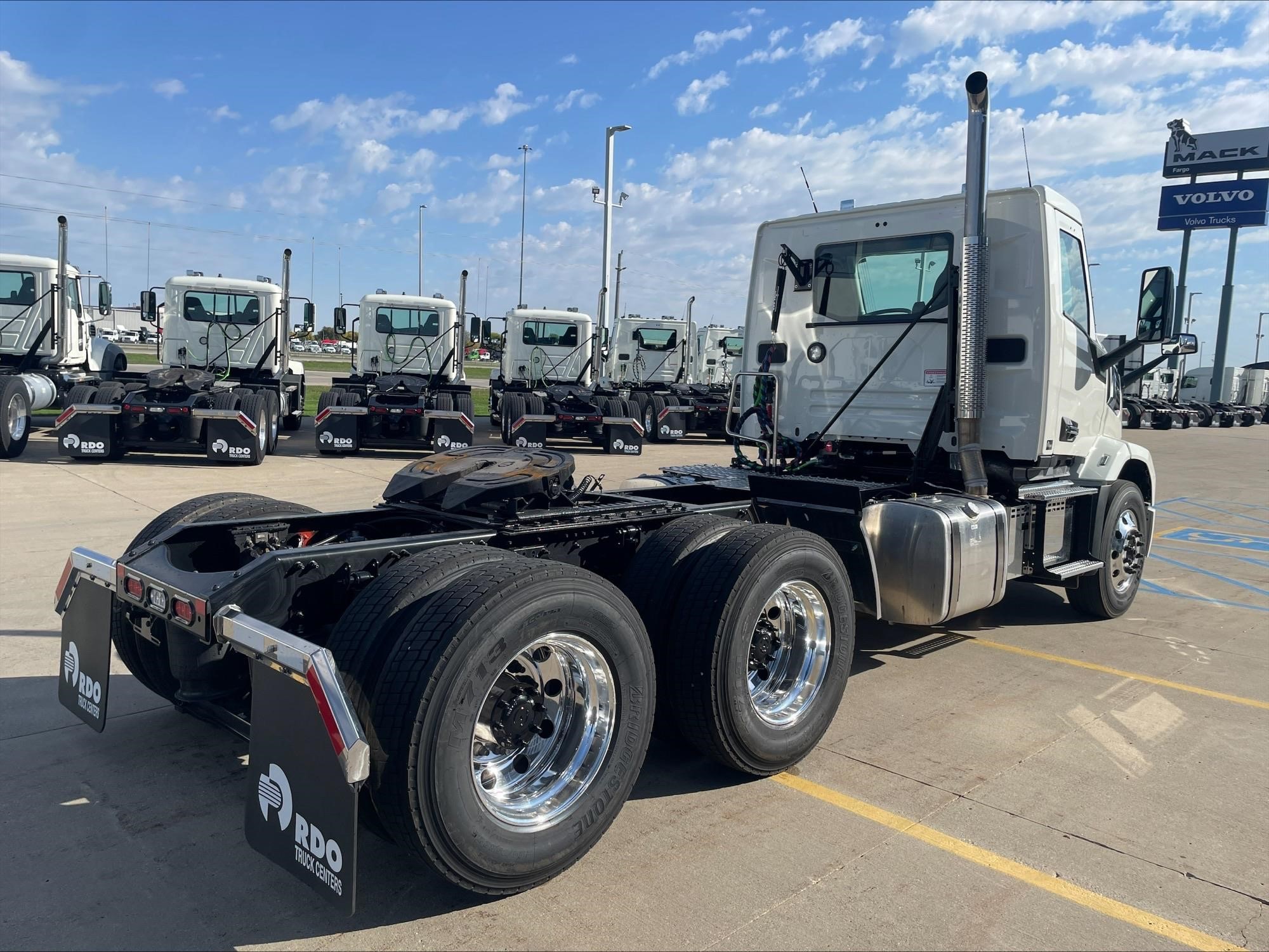 2027 MACK ANTHEM 64T 2027 MACK ANTHEM 64T - image 5 of 6