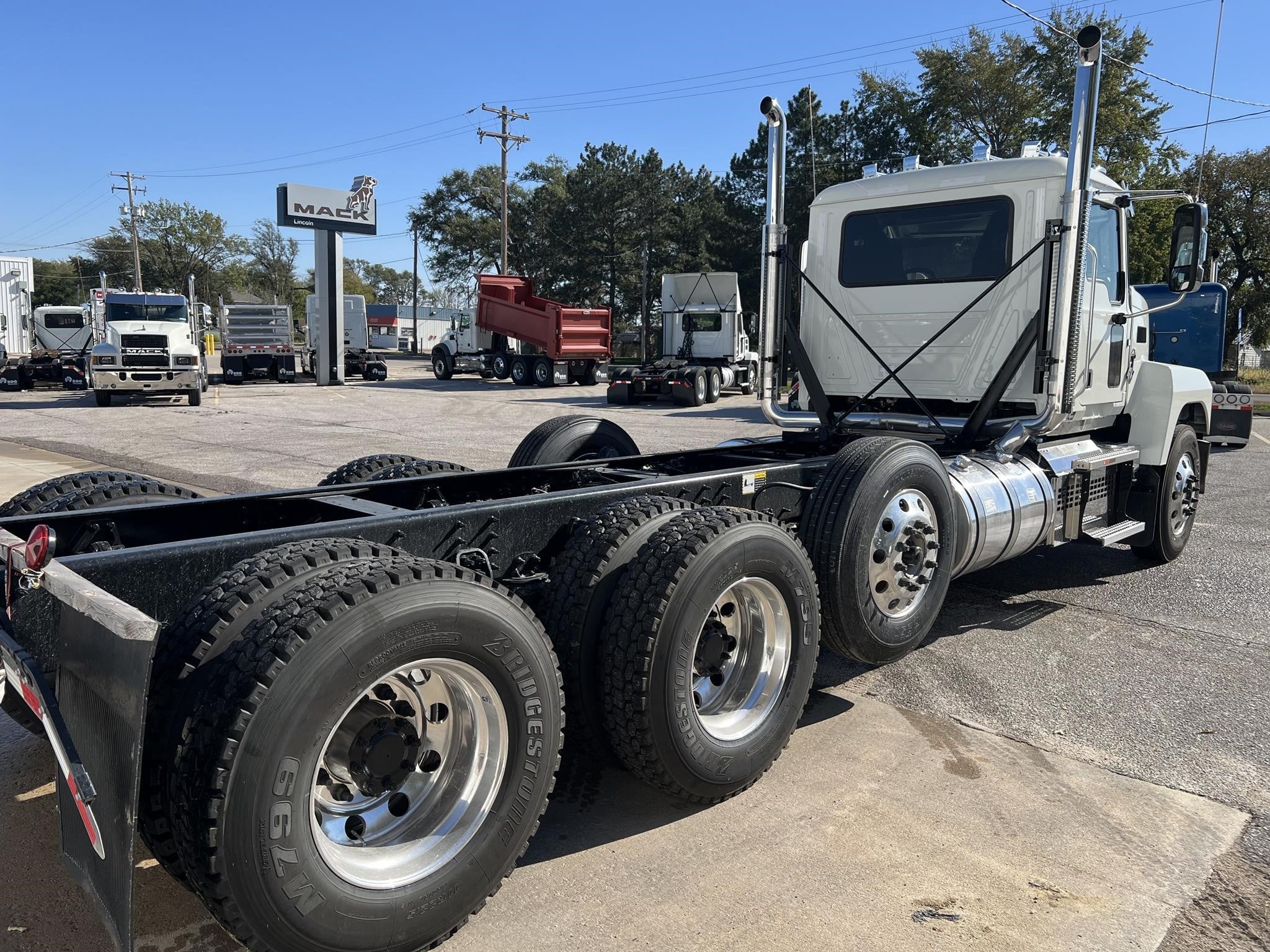2027 MACK PINNACLE 84R 2027 MACK PINNACLE 84R - image 5 of 6
