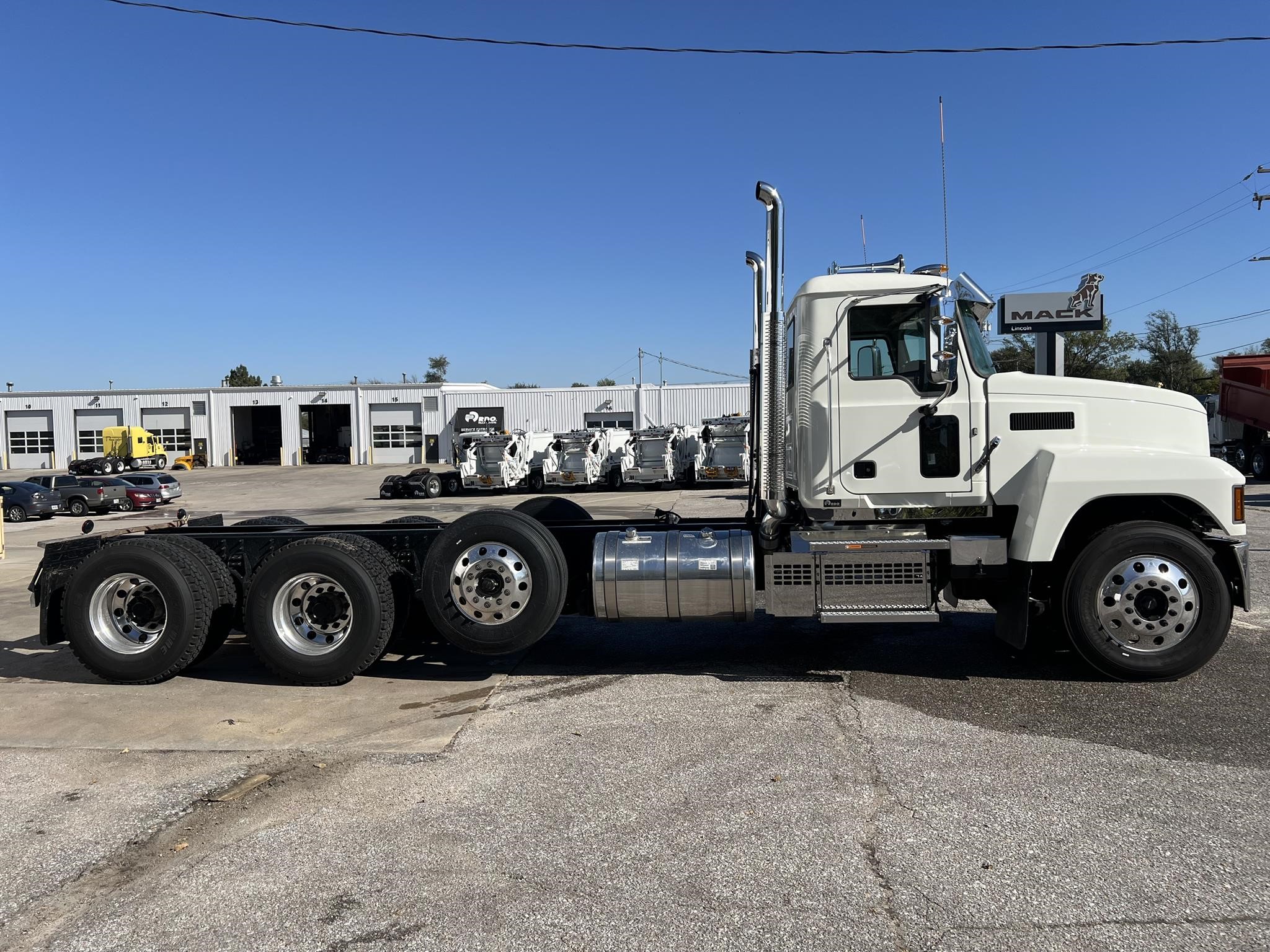 2027 MACK PINNACLE 84R 2027 MACK PINNACLE 84R - image 6 of 6