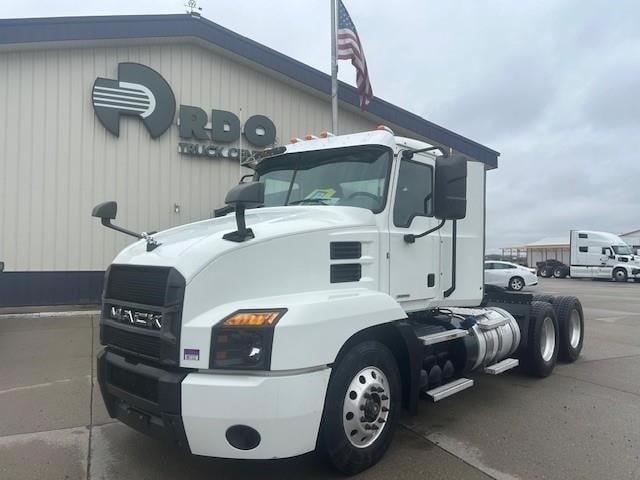 2020 MACK ANTHEM 64T 2020 MACK ANTHEM 64T - image 1 of 6